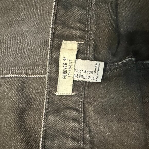 FOREVER 21 Black Denim A Line Jean Mini Skirt Cargo Pockets - size 27 - Picture 5 of 7